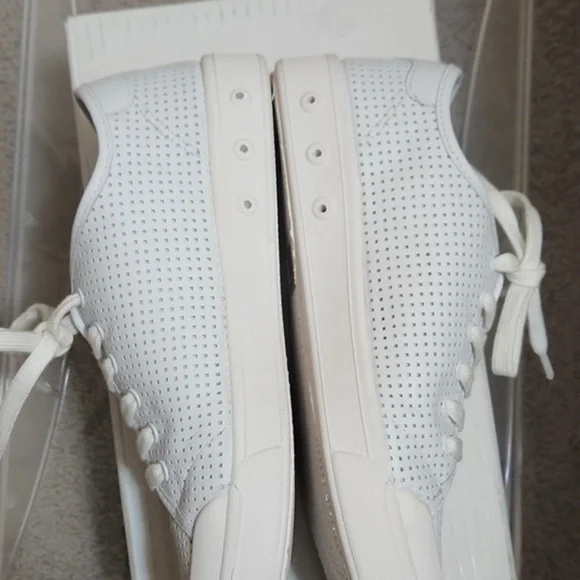 NIB! Rag & Bone Standard Issue Lace Up Sneakers in White. - Picture 7 of 9